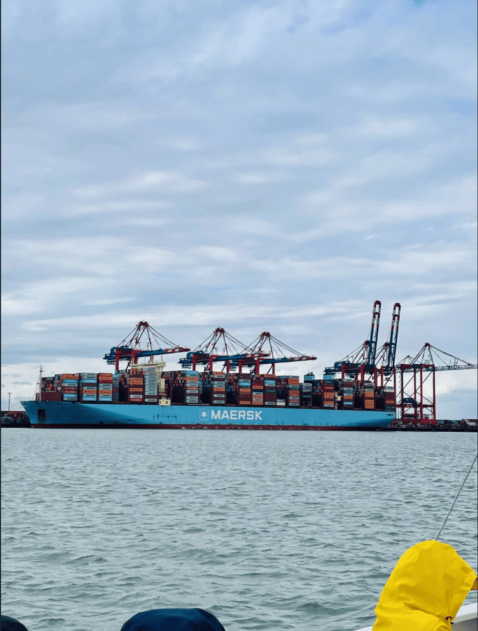 containerschiff hafen